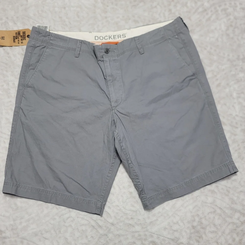 Dockers Flat Front Shorts Straight Fit Men's‎ Size 40 Gray NWT